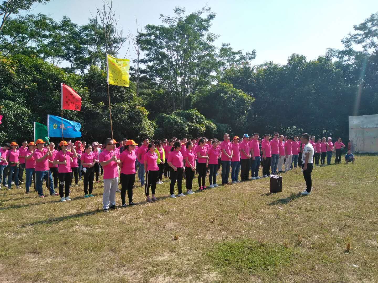 偉創(chuàng)力公司來深圳九龍山生態(tài)園舉行趣味拓展活動(dòng)一天游